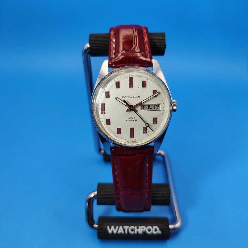 Vintage 1971 Caravelle by Bulova 16 Jewel Manual Wind Japan Movt 37mm Mens Watch